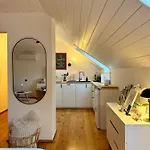 Landhaus Wulfenia - Apartment Klagenfurt - Private Sauna, Smart-Tv, Air Conditioning, Free Parking Appartamento
