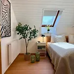 Appartamento Landhaus Wulfenia - Apartment Klagenfurt - Private Sauna, Smart-Tv, Air Conditioning, Free Parking