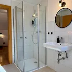 Landhaus Wulfenia - Apartment Klagenfurt - Private Sauna, Smart-Tv, Air Conditioning, Free Parking