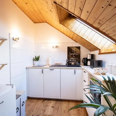 Klagenfurt Wulfenia - With Free Parking, Sauna, Smart-tv And Air Conditioning *