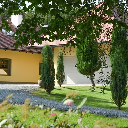 Appartamento Landhaus Wulfenia - Apartment Klagenfurt - Private Sauna, Smart-Tv, Air Conditioning, Free Parking *